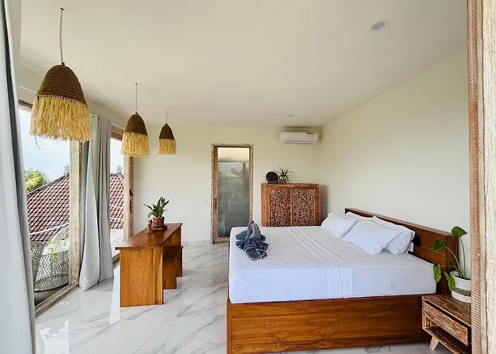 Trika Surfcamp Bali Airsatang