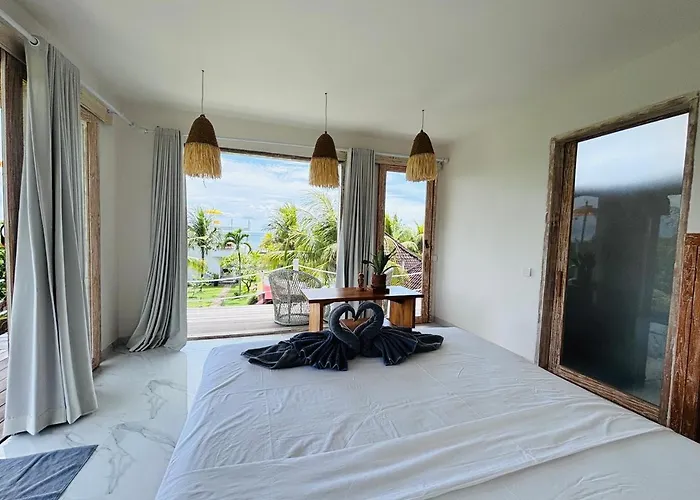 Trika Surfcamp Bali ホテル