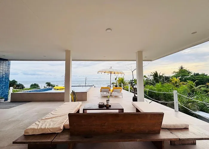 Trika Surfcamp Bali 4*