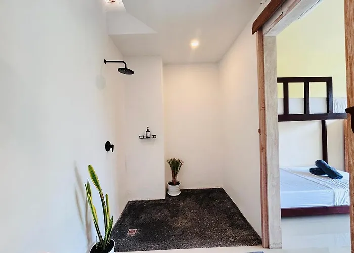 Trika Surfcamp Bali Airsatang