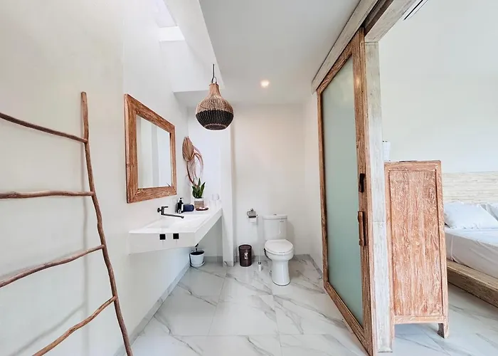 Trika Surfcamp Bali