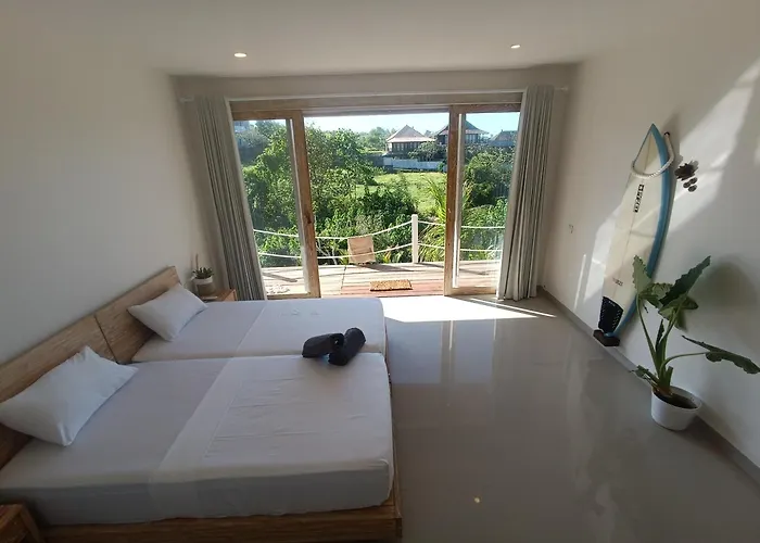 ホテル Trika Surfcamp Bali 4*