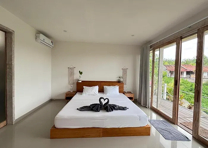 Trika Surfcamp Bali ホテル