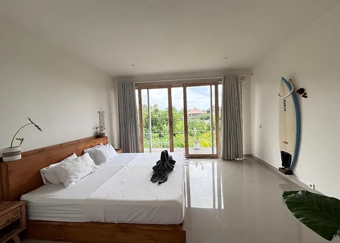 Trika Surfcamp Bali
