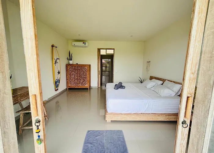 Trika Surfcamp Bali